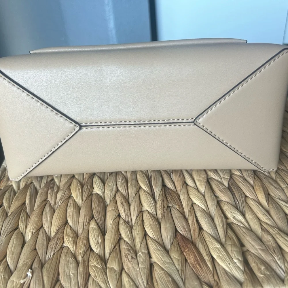 Studded Beige Leather Shoulder Bag - Picture 5 of 13